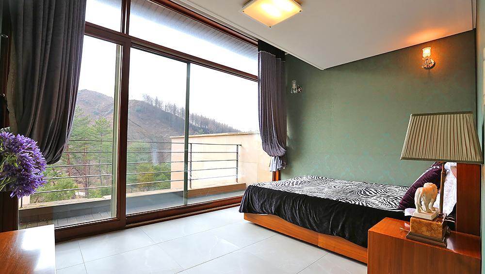 Hugel Heim Pension Phjongcshang Kültér fotó